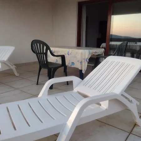 Tomi Apartament *