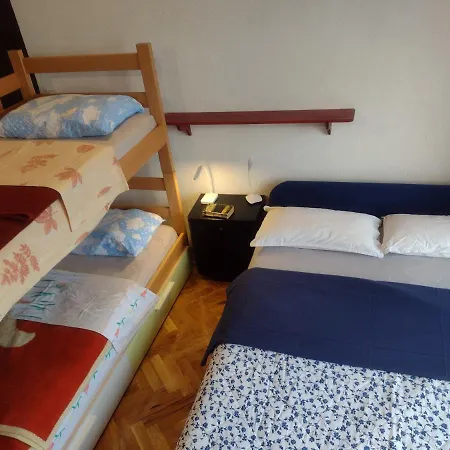 Tomi * Brodarica (Sibenik-Knin)