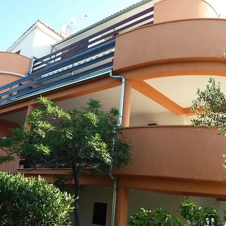 Apartment Tomi