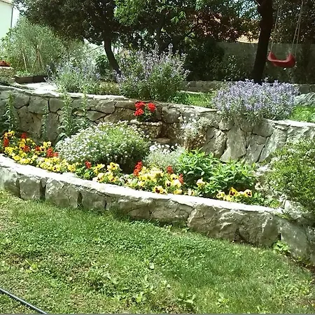 Tomi * Brodarica (Sibenik-Knin)