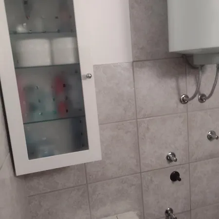 Apartament Tomi *