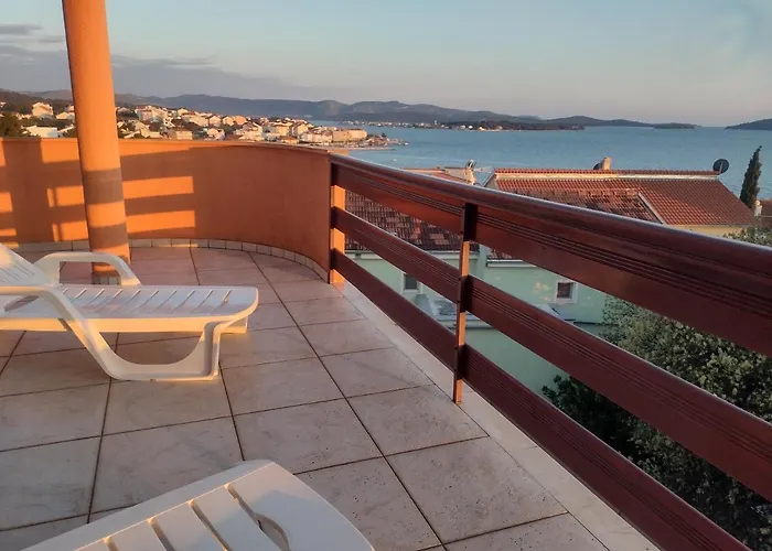 Tomi * 布罗达里卡